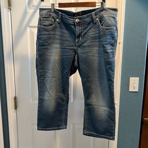 Seven7 Size 18 Light Wash Crop Jeans